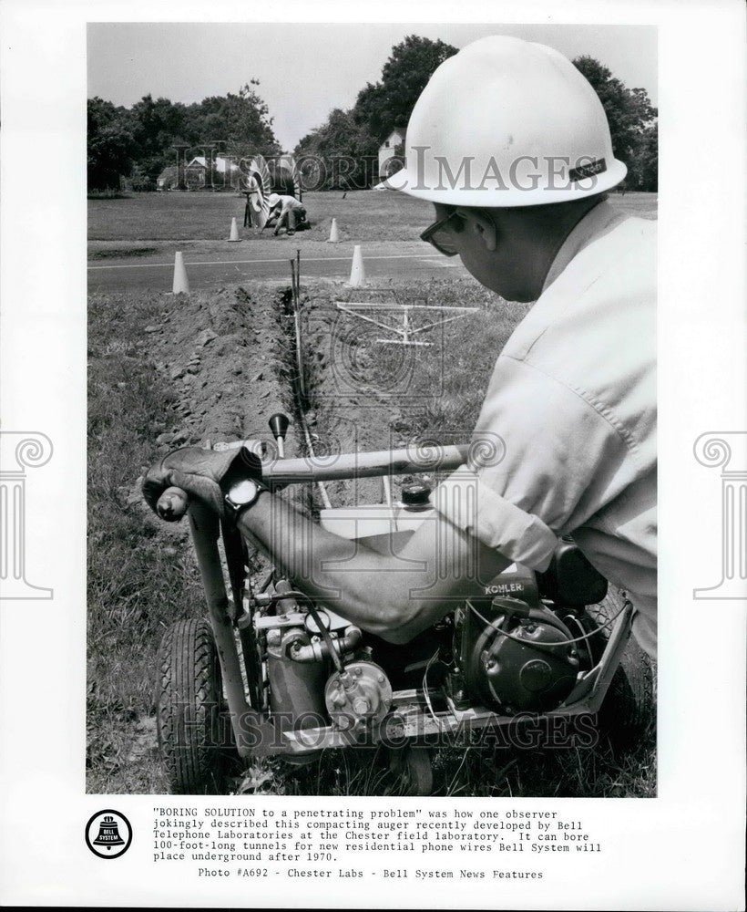 Press Photo Compacting auger, Telephone Laboratories, Chester Field - KSB35377-Historic Images