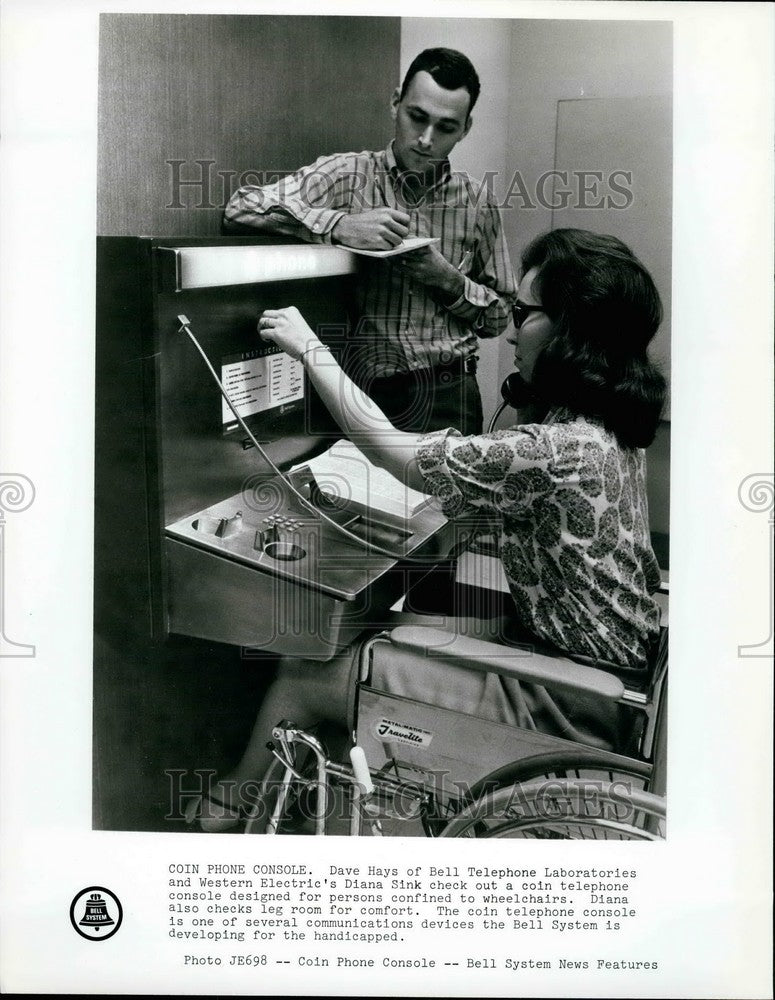 Press Photo Diana Sink &amp; Coin Phone Console - KSB35385 - Historic Images