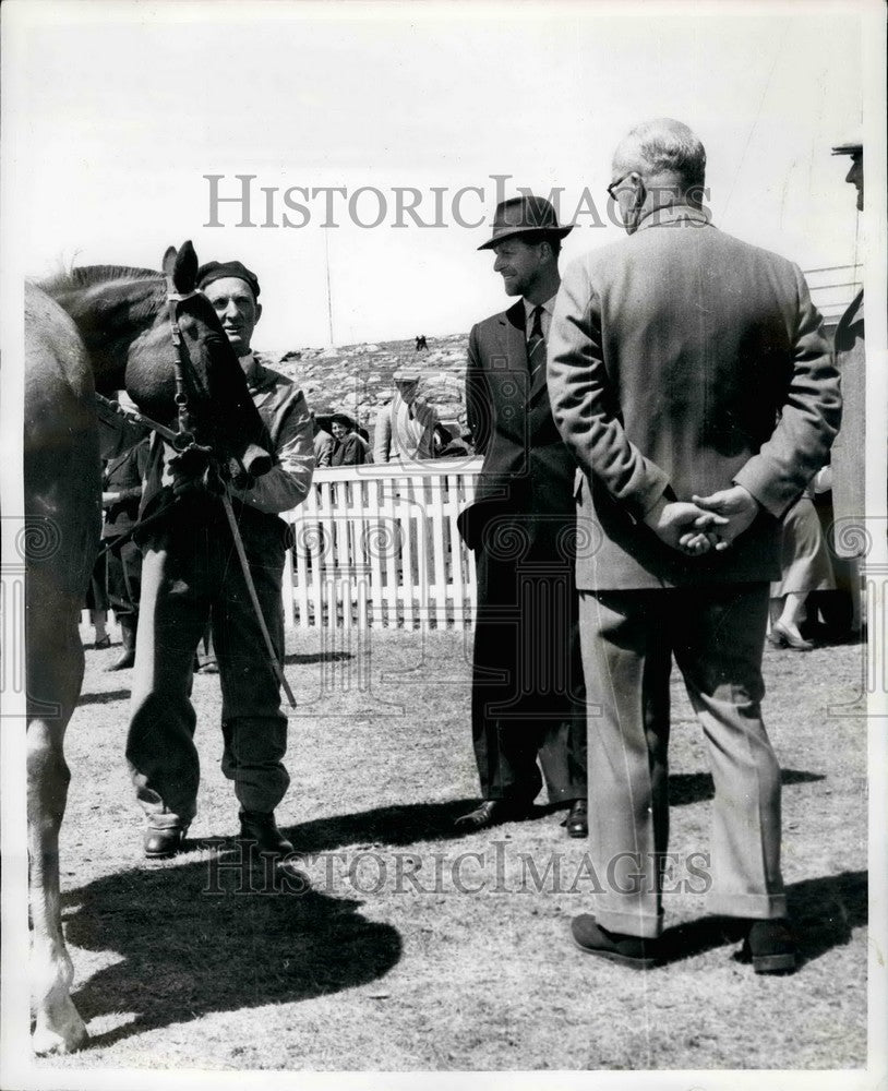 Press Photo Duke Edinburgh Race Meeting Stanley Falkland Islands - KSB35581 - Historic Images