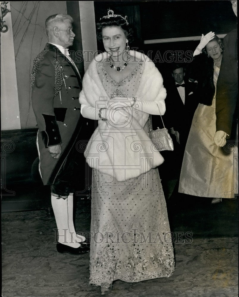 1969 Queen attends Royal Gala at Covent Garden - Historic Images