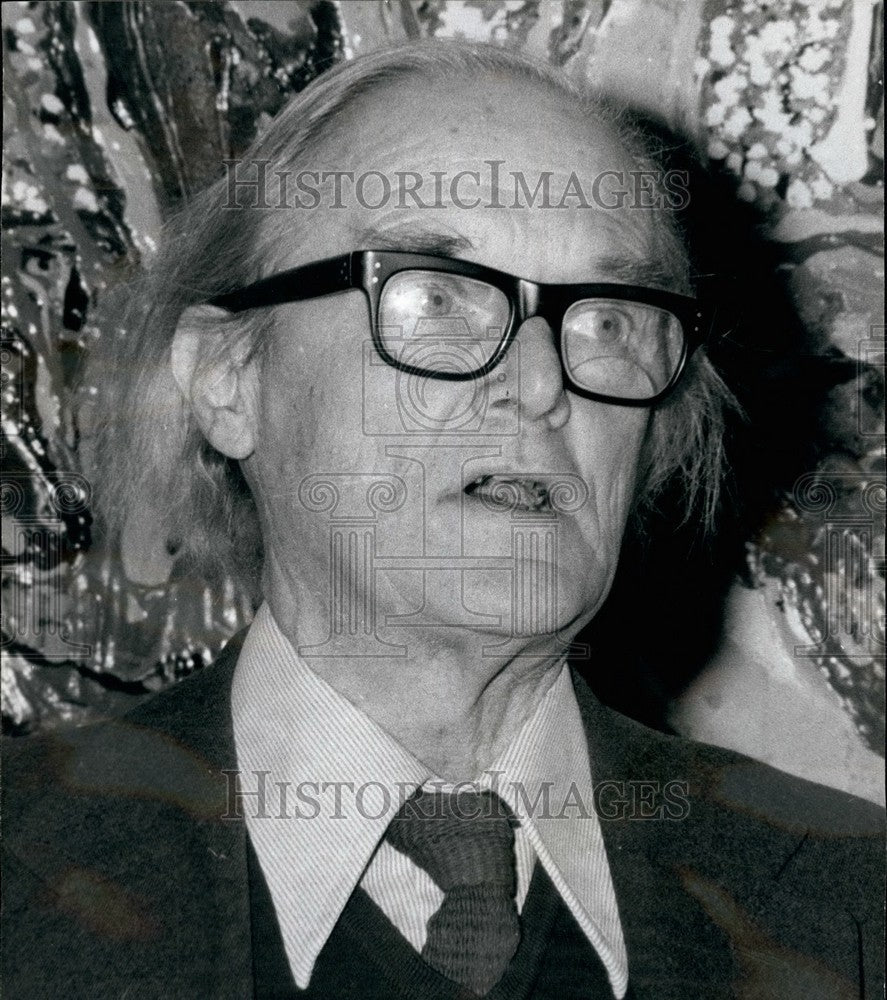 1979, Sir Hugh Casson at Royal Academy Press Conference - KSB35785 - Historic Images