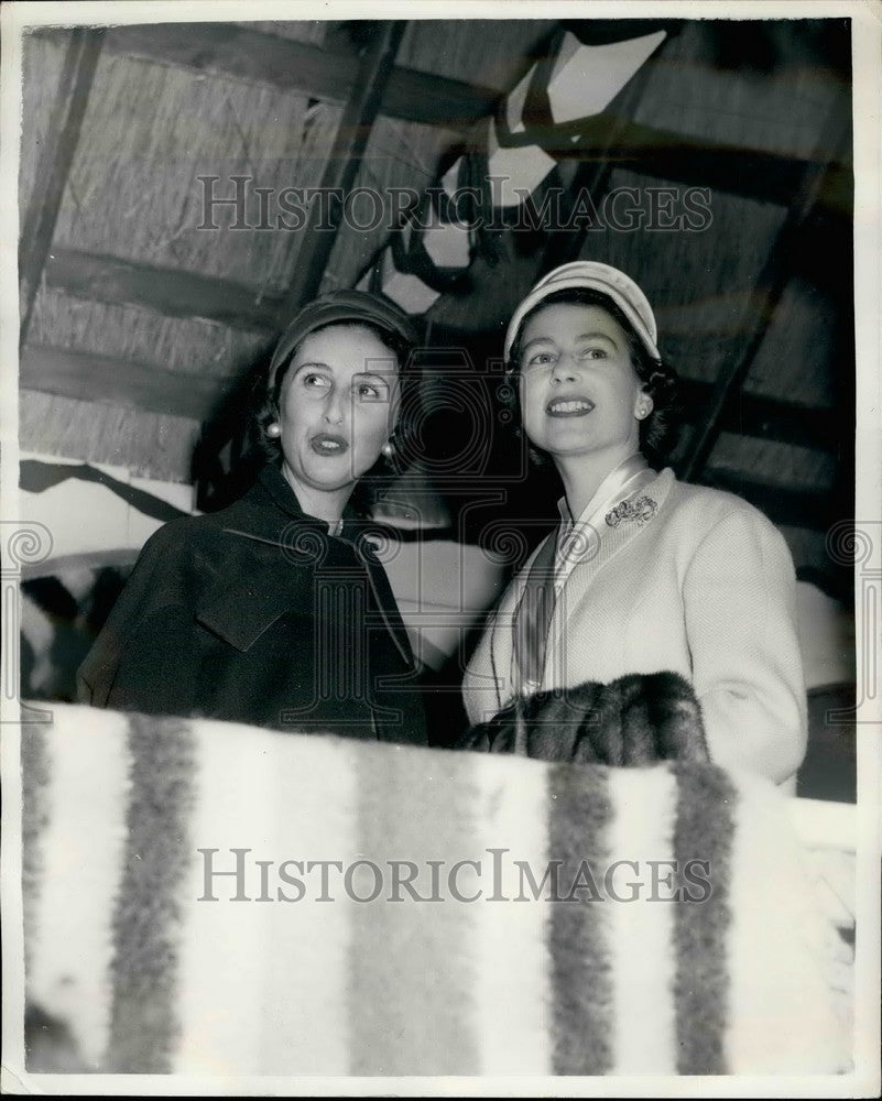 1957 Queen Visits Bull Farm - Historic Images