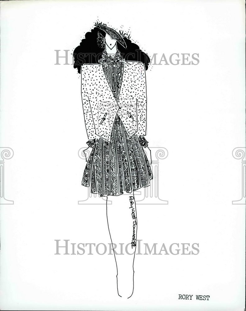 Female fashion designer drawing sketch of new fashionable dress at modern  atelier Stock Photo by Natabuena