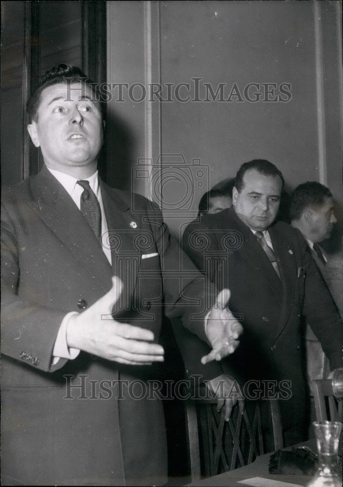 1955 Press Photo Pierre Poujade During Press Conference Held In Paris - Historic Images