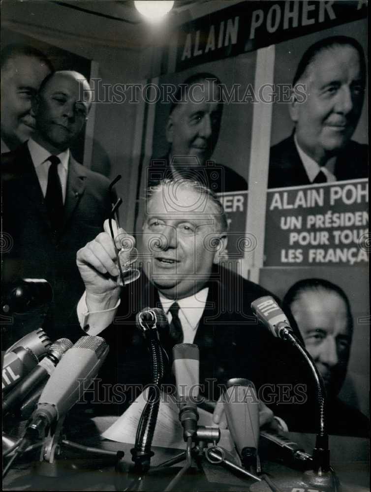1969, Alain Poher During Statement to the Press - KSB36457 - Historic Images