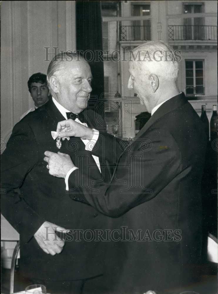 1980 Press Photo Senate President Alain Poher Receives an Award - Historic Images