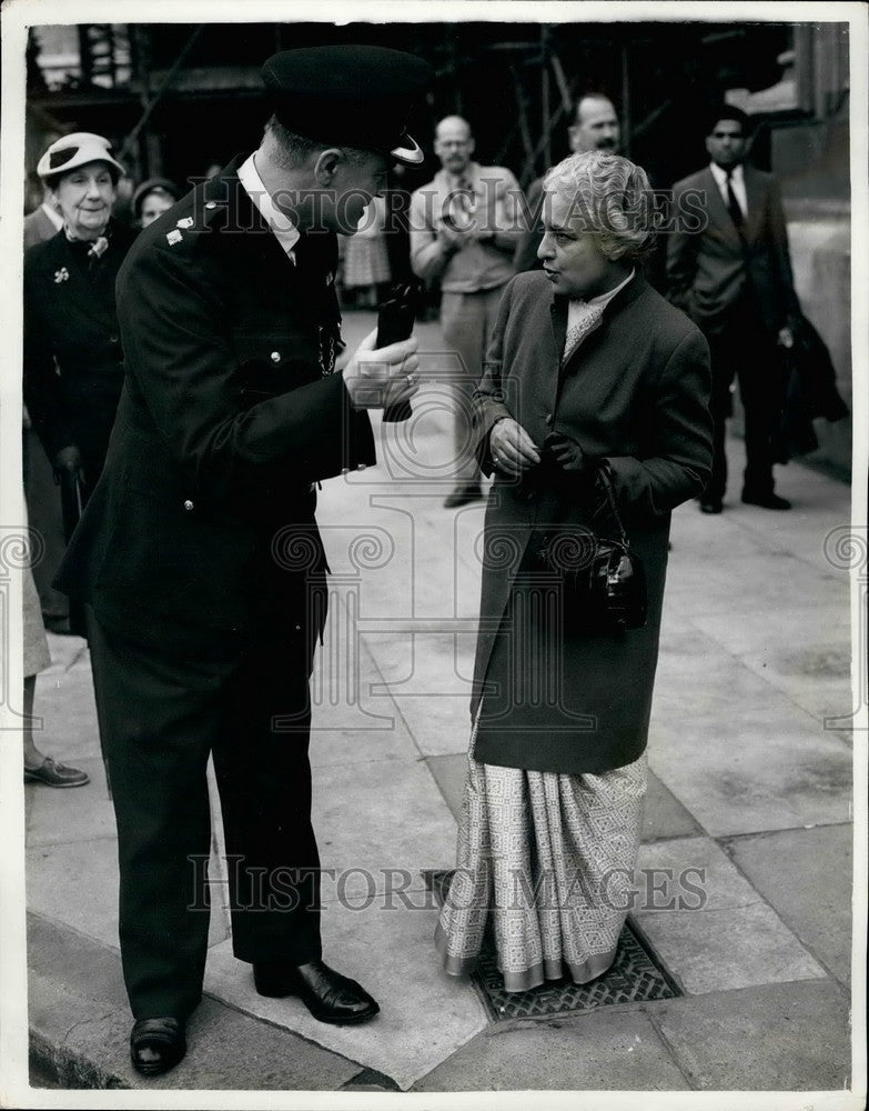 1956 Mrs. Pandit Arrives To Listen To The Suez Debate - Historic Images