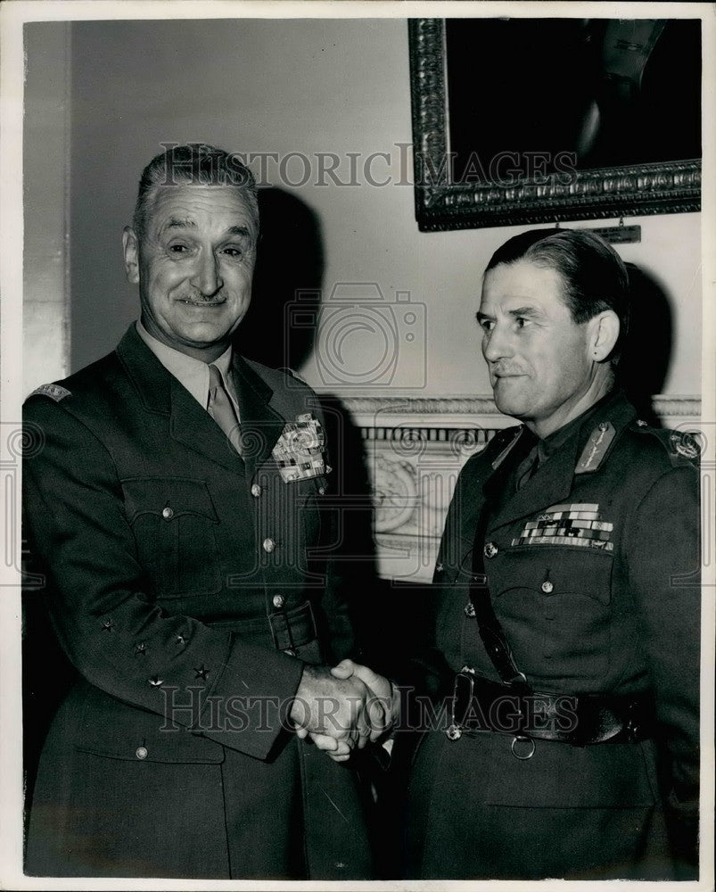 1953 Press Photo General Carpenter Is Greeted By Fieldmarshal Sir John Harding-Historic Images