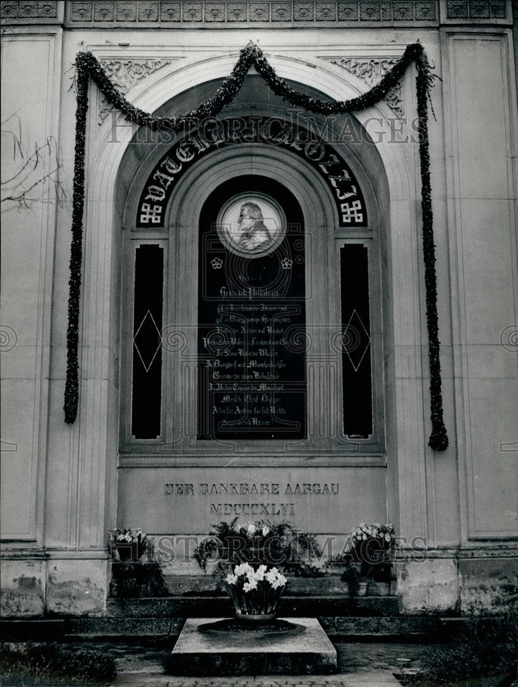 Press Photo Pestalozzi's Grave In Neuhof - KSB36673 - Historic Images