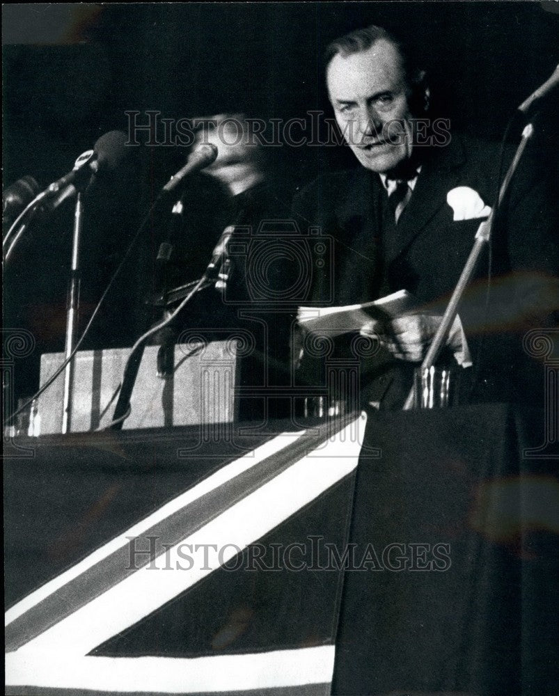 1977 Press Photo Enoch Powell in Manchester - KSB36739-Historic Images