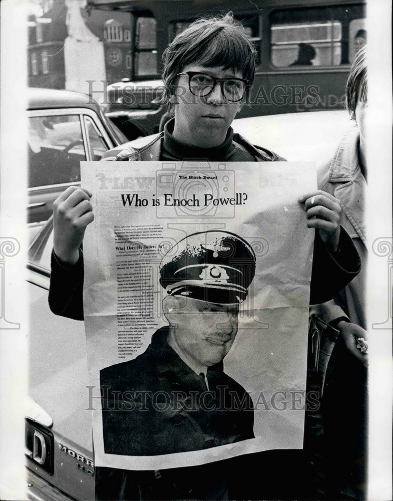 1968 Press Photo Anti-Racial demonstrator with an Enoch Powell poster - Historic Images