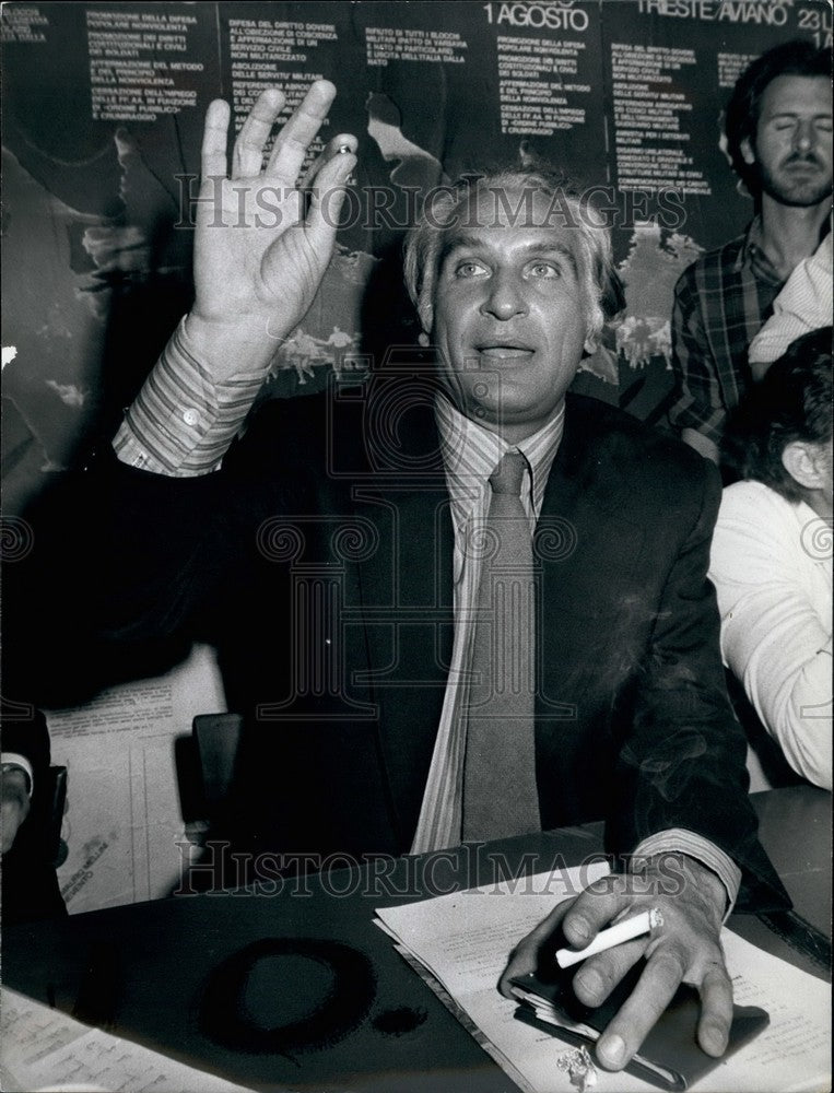 1975 Press Photo Radical Party leader Marco Pannella,arrested for marijuana-Historic Images