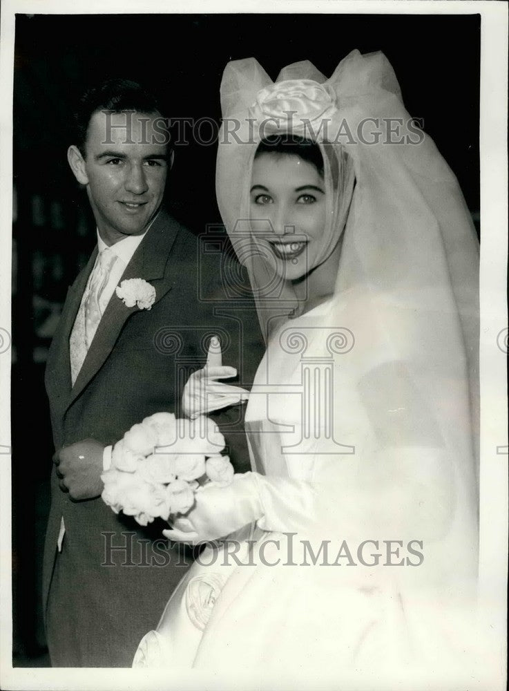 1958 Tennis Captain Oliver Prenn Marries Nyda Machin - Historic Images