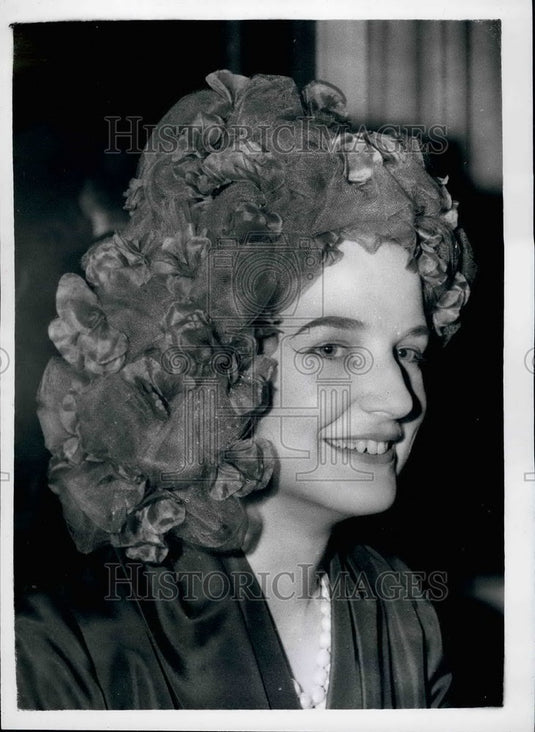 1961 Press Photo Miss Robina Lund ,legal advisor to "J. Paul Getty - KSB37277 - Historic Images