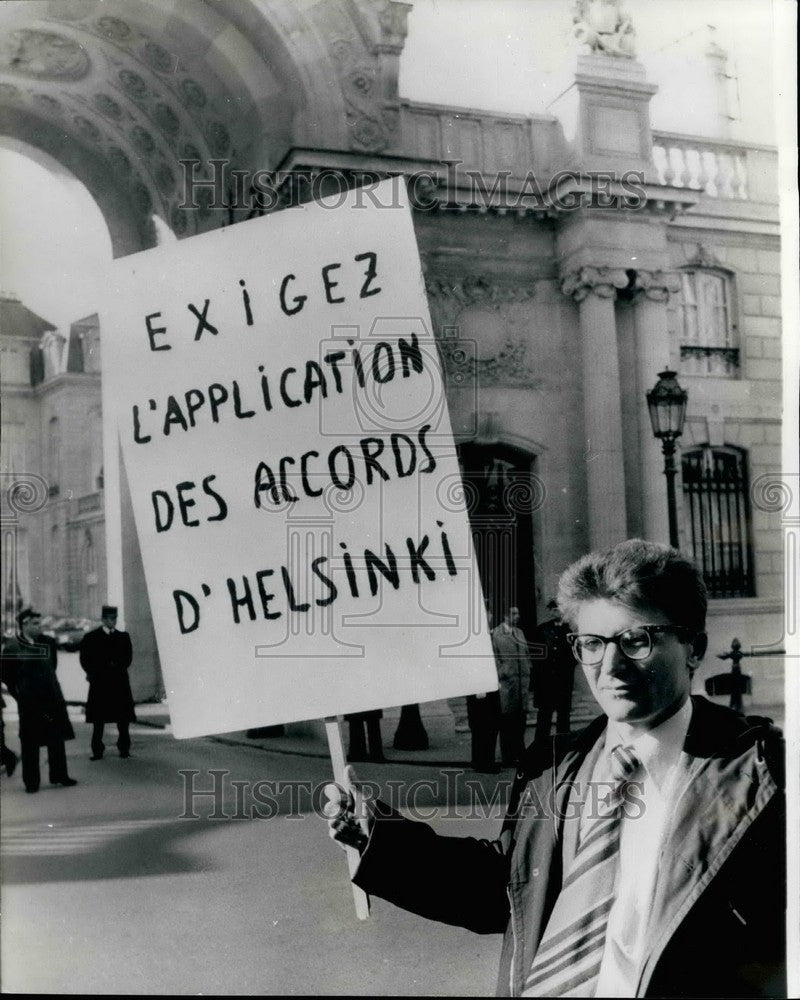 1977 Mr. Andrei Amalrik protest - Historic Images