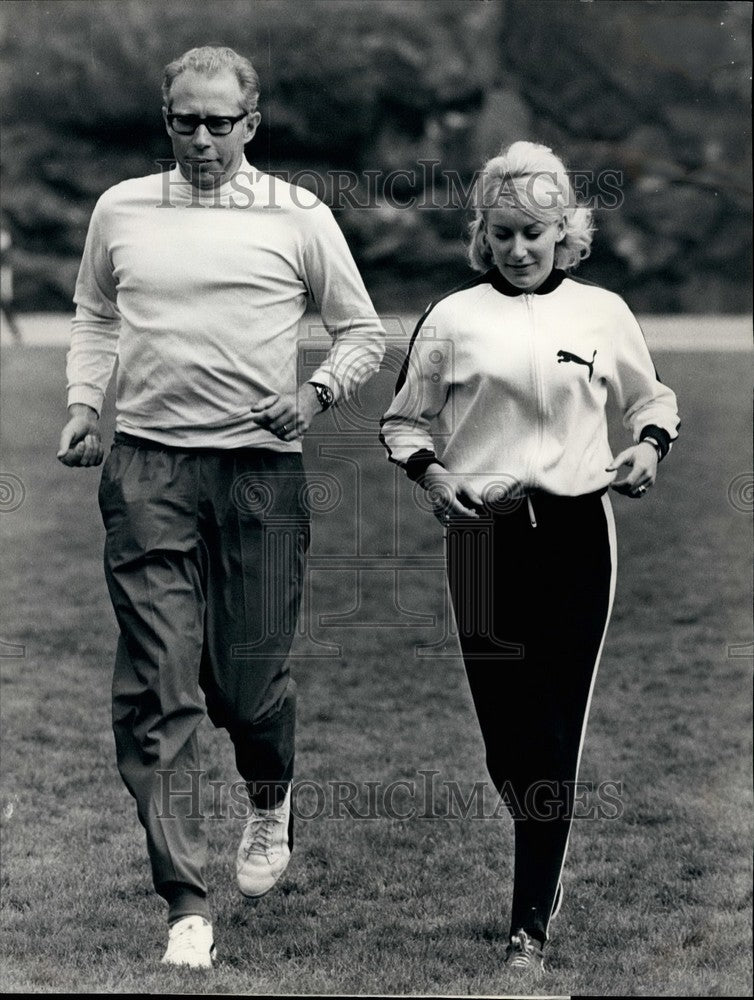 1969 Press Photo Women's Pentathlon Meta Antenen & coach, Jack Mueller - Historic Images