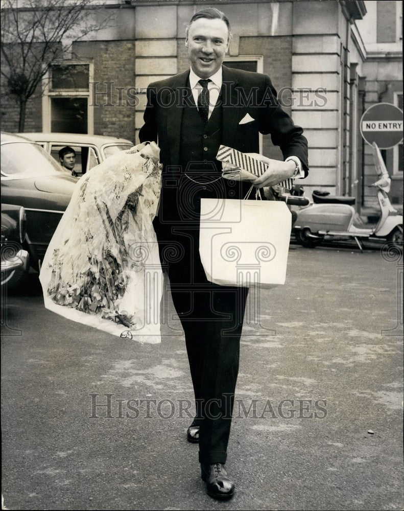 1965 Press Photo Mr. Ambler to visit wife Princess Margaretha and their baby - Historic Images