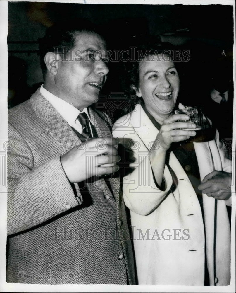 1964 Press Photo Mrs. Betty Ambatielos and husband Tony - KSB37717-Historic Images