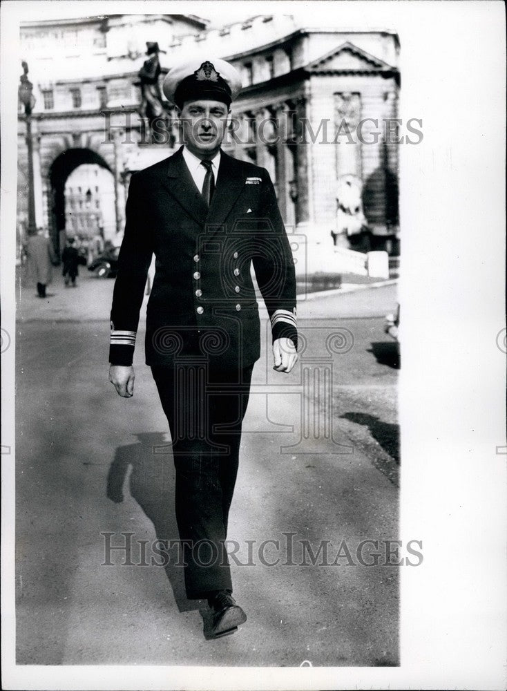 Press Photo Lt Cmdr B.F.P. Samborne, R.N,Britain&#39;s st atomic sub cmdr-Historic Images