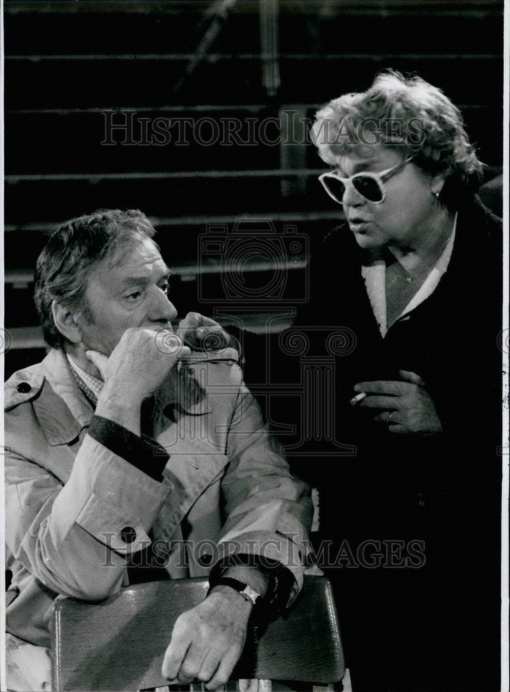 Press Photo Simone Signoret and husband Yves Montand - KSB38275 - Historic Images