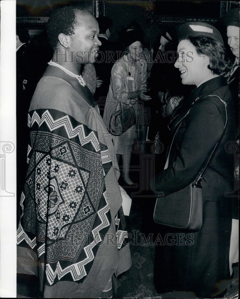 1974 Press Photo Princess Margaret &amp; Mr. R.M. Shabalala of Switzerland-Historic Images