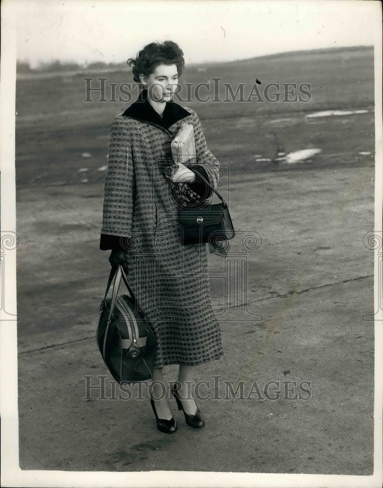 1955 Mrs. Shipman returns to England after husband was killed in Cyp - Historic Images