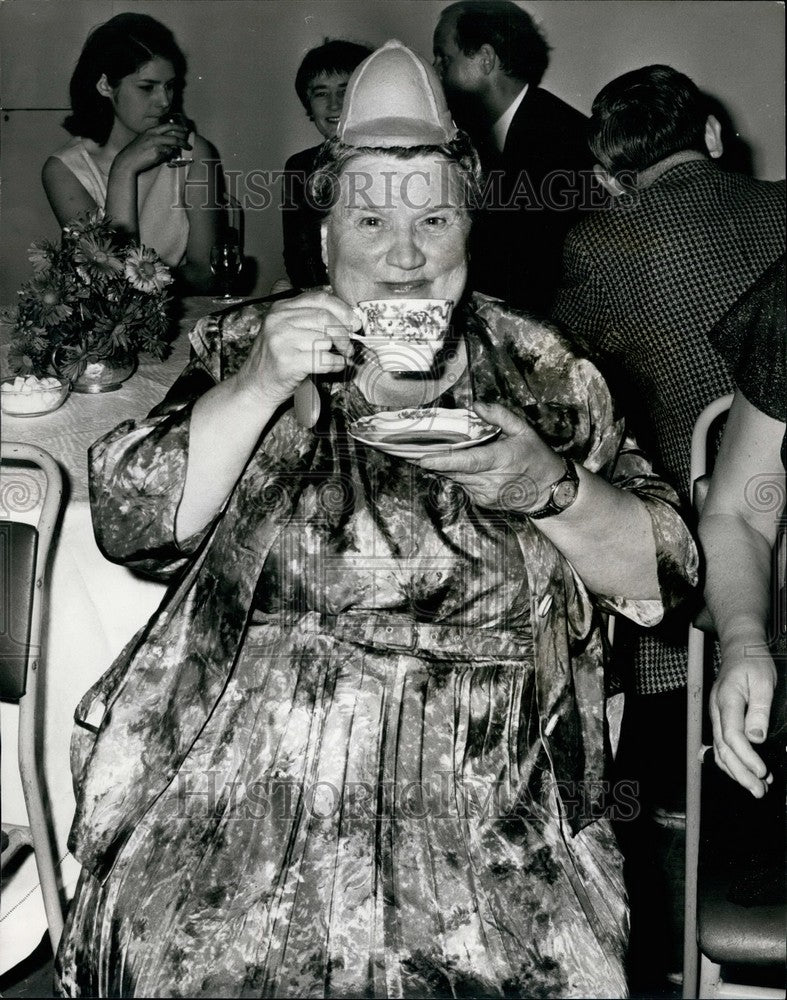 1966, Bessie Braddock at the Labour Party - KSB38919 - Historic Images