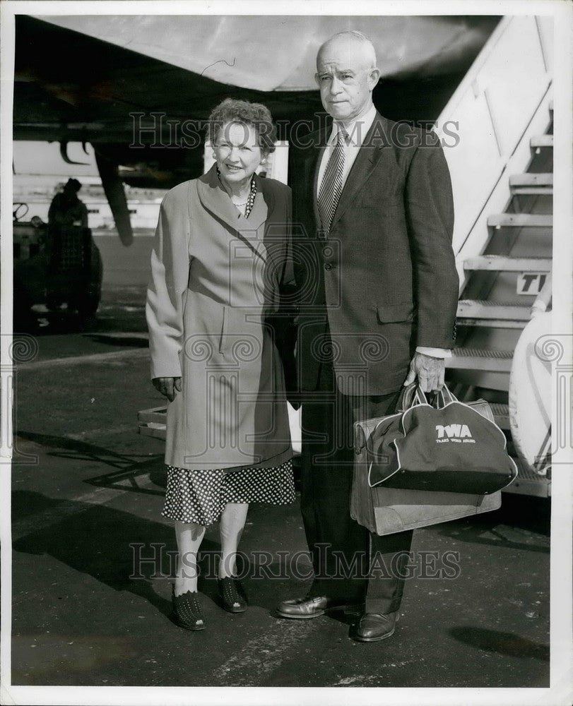 Press Photo Five Star US Army General Omar Bradley Arrives From Los Angeles