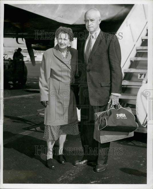 Press Photo Five Star US Army General Omar Bradley Arrives From Los Angeles-Historic Images
