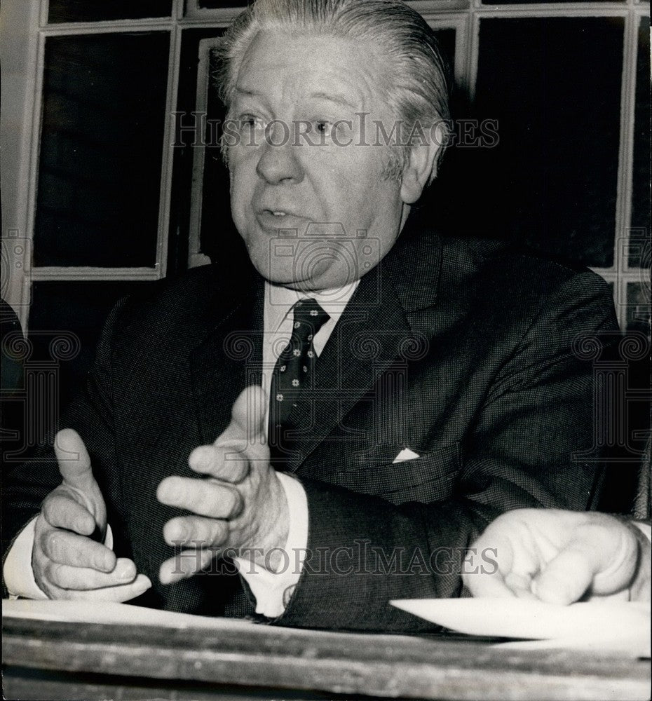 1970 Lord Delacourt Smith Holds Press Conference - Historic Images