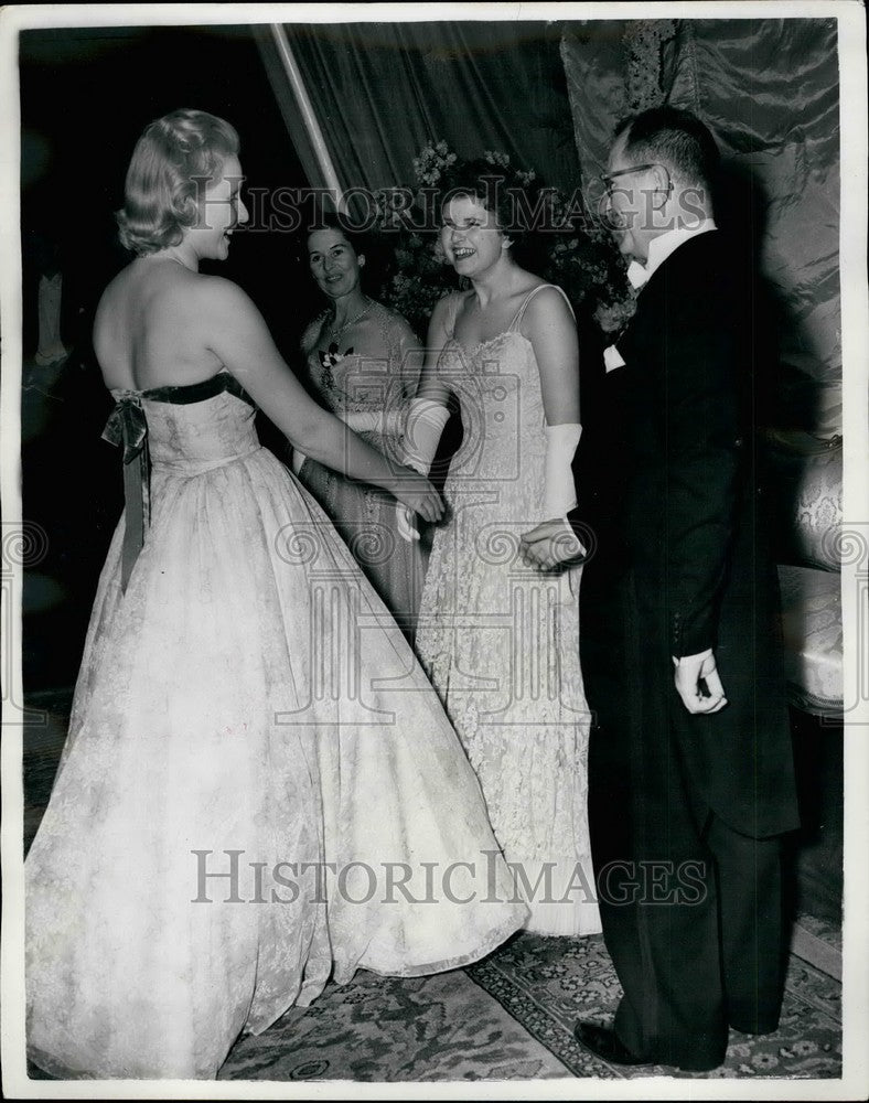 1954 Press Photo Barbara Smith, Stoll Theater, London - KSB39111-Historic Images