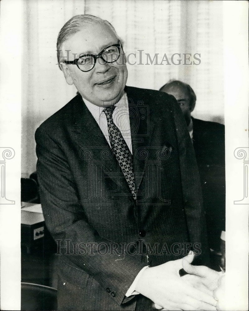 1971 Geoffrey Rippon, Chancellor, Duchy of Lancaster  - Historic Images