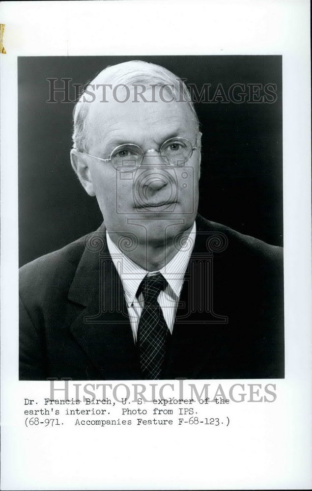 Press Photo Dr. Francis Birch receives Naional Medal of Science - KSB39219 - Historic Images