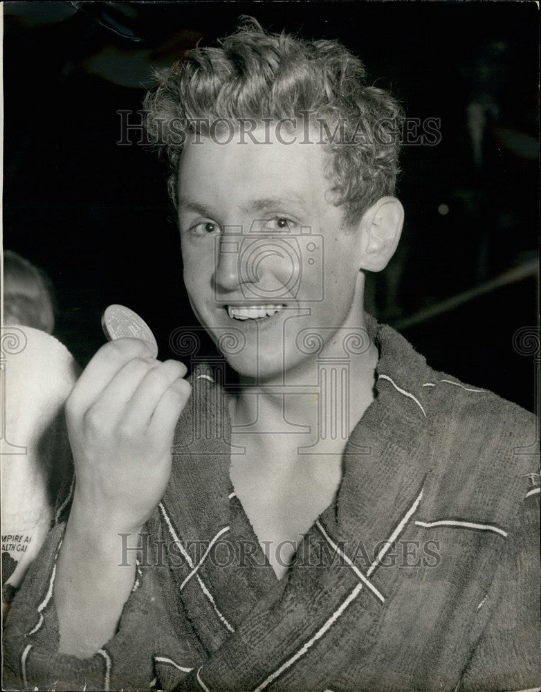 1958 Press Photo Ian Black (Scotland) wins the Butterfly title at Empire Games - Historic Images