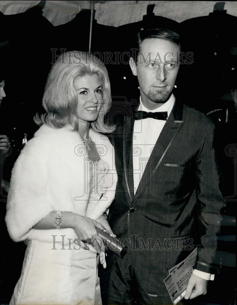 1963 Press Photo Millionaire John Bloom and his wife - KSB39365-Historic Images