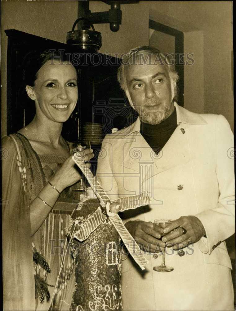 1973 Press Photo Actress Claire Bloom and Hillard Elkins at Cannes Film Festival - Historic Images