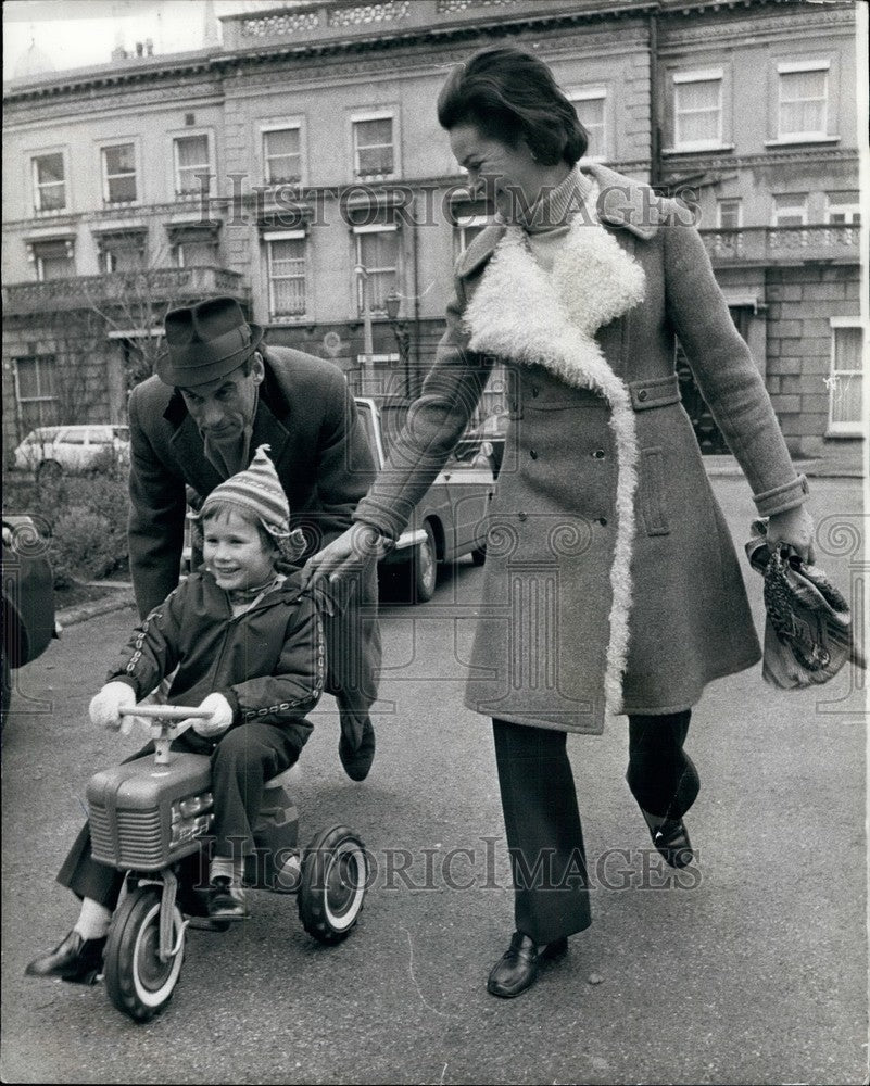 1974 Liberal Party Leader Rupert Thorpe out for a stroll - Historic Images