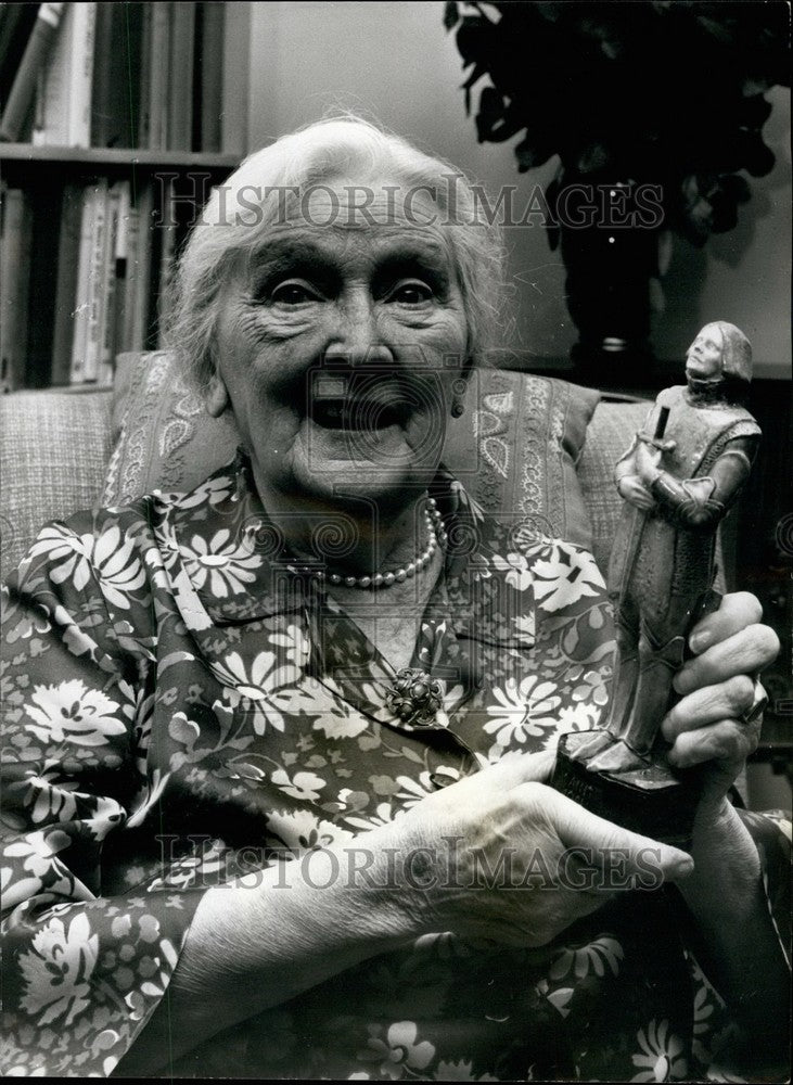 1976 Dame Sybil Thorndike - The Grandest Old Lady Of The Theatre - Historic Images