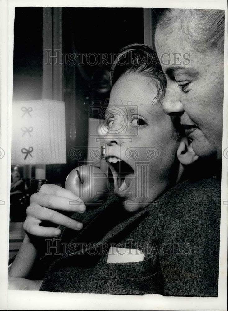 1957 Press Photo Red Skelton and Family in London - KSB39745-Historic Images