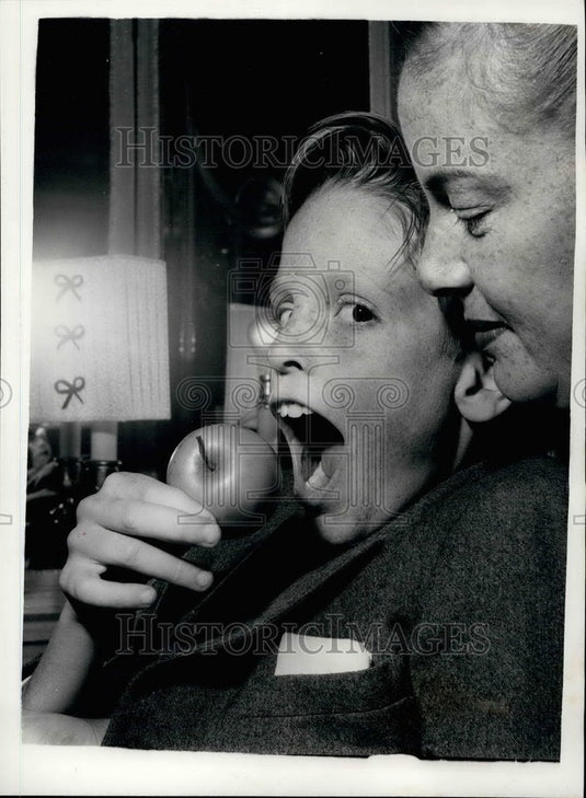 1957 Press Photo Red Skelton and Family in London - KSB39745-Historic Images