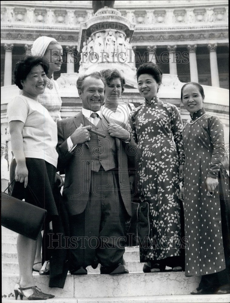 1966 Press Photo Comedian Red Skelton and wife in Rome - KSB39751 - Historic Images