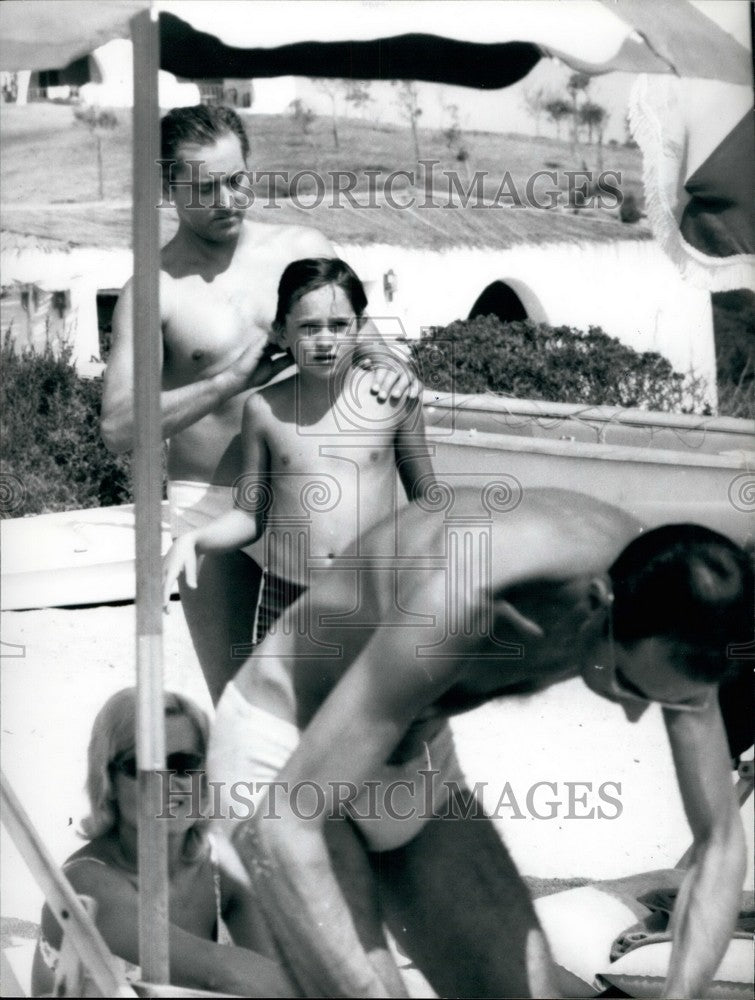 Press Photo Milko Skofic and his son, Petrizza - KSB39787 - Historic Images