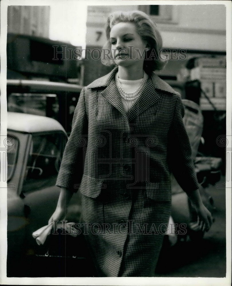 Press Photo Blond heiress Sarah Skinner - KSB39807 - Historic Images