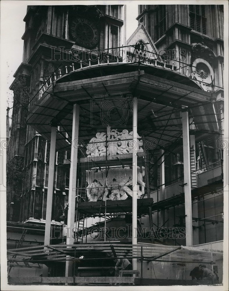 Press Photo Queen/England Coronation/Royal Coat Of Arms/Westminster Abbey-Historic Images