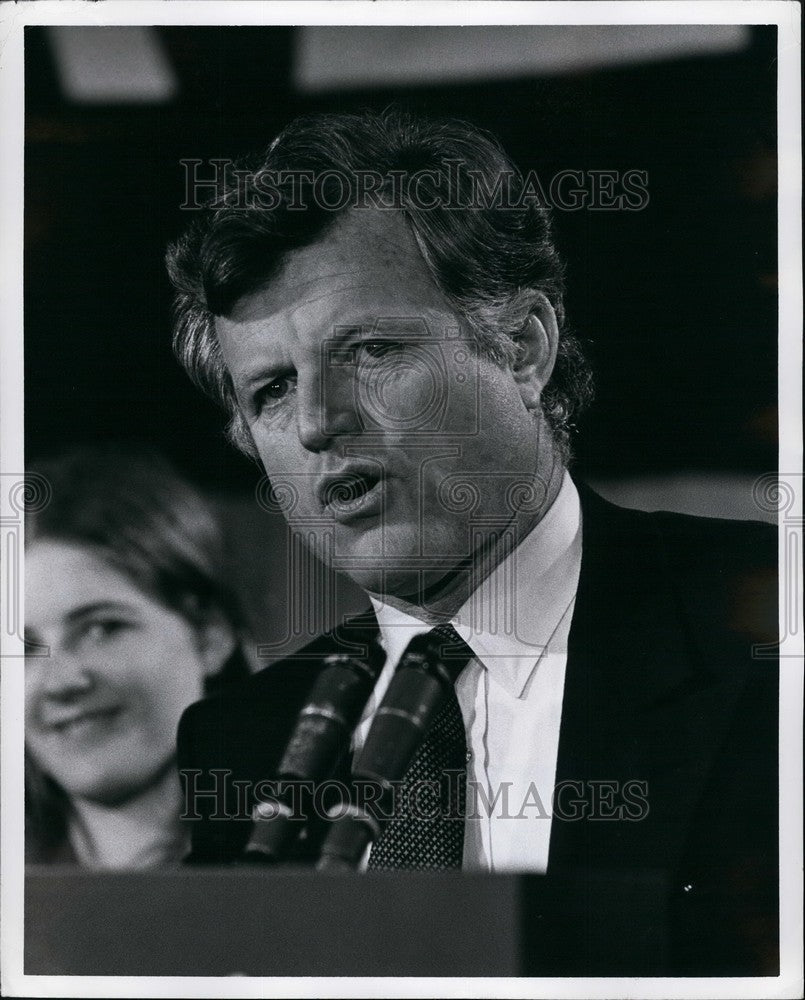 1980 Press Photo Presidential Candidate Ted Kennedy Holding Press Conference - Historic Images