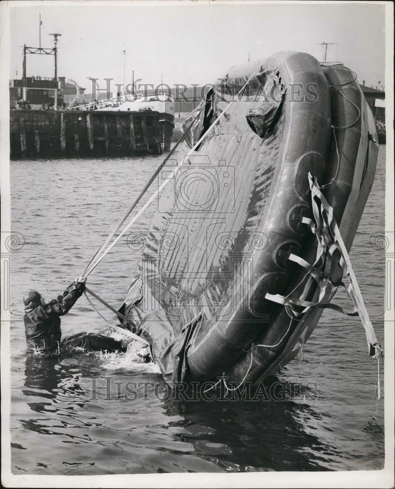 1958 Demonstration Of Inflatable Liferafts And Ancillary Equipment - Historic Images