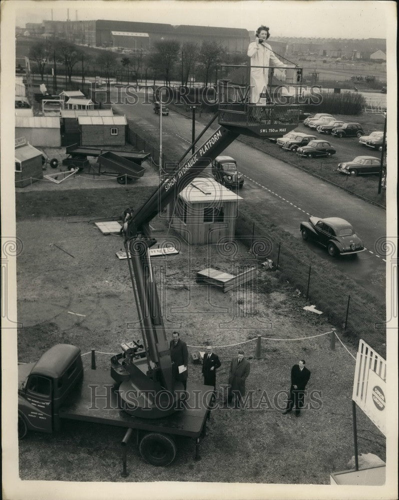 1955, Previews of the British industries fair at Birmingham - Historic Images