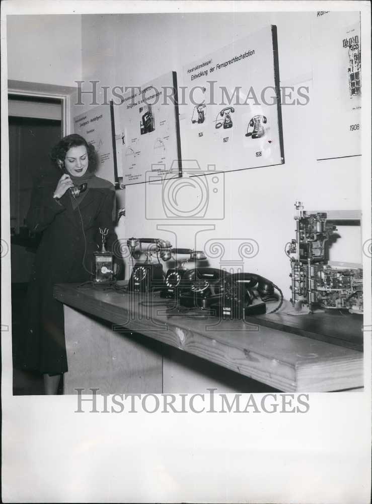 1951, History of Telephone Display. - KSB41419 - Historic Images