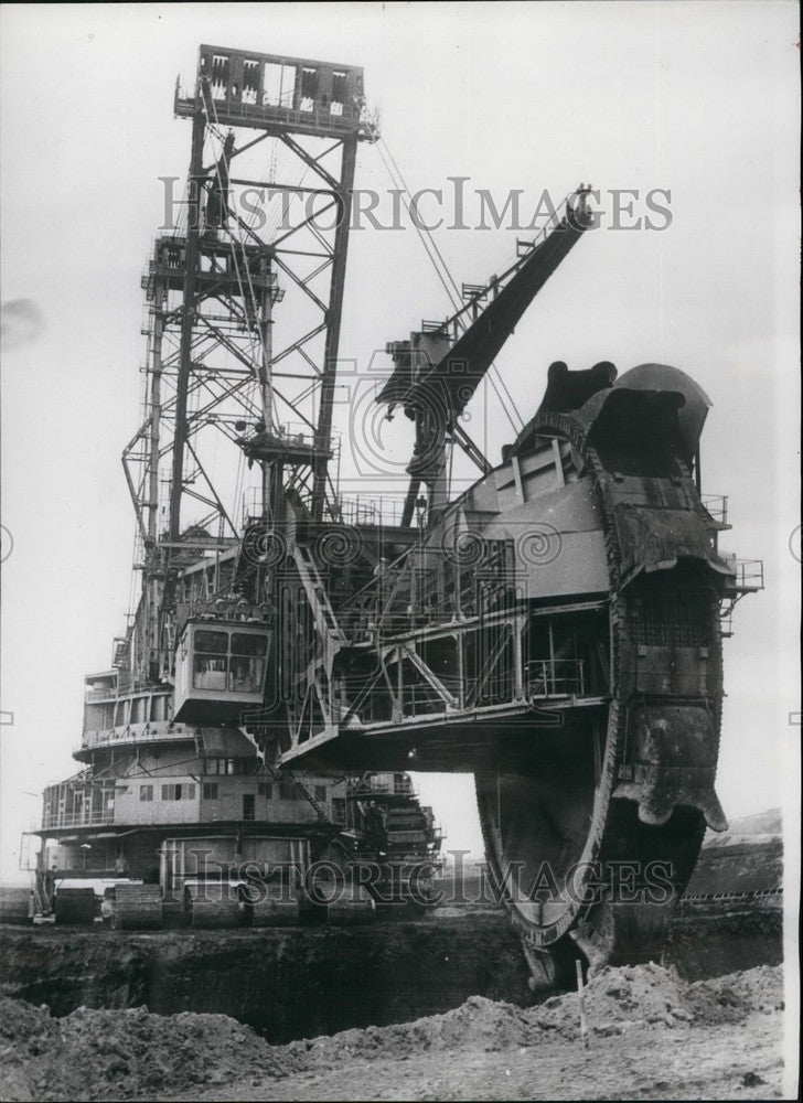 1966 Press Photo world's largest dredger coal deposit Germany operation works - Historic Images