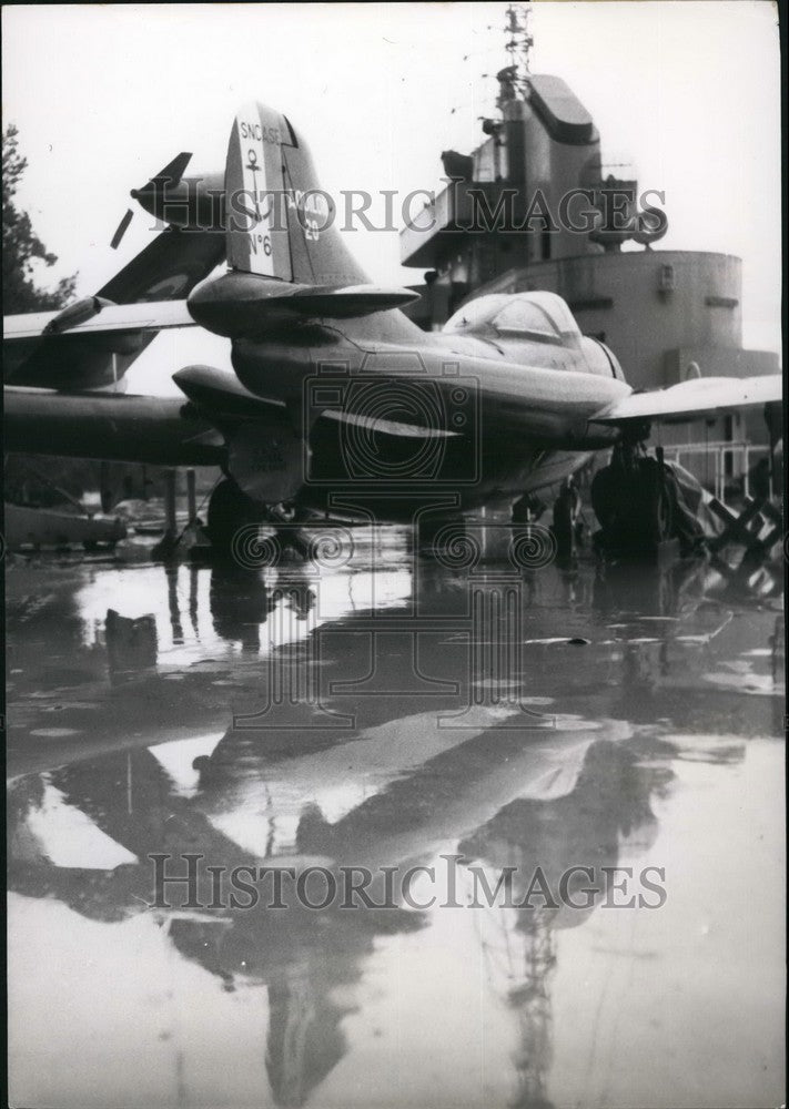 1954 Press Photo Replica of the French Aircraft Carrier &#39;&#39;George Clemenceau&#39;&#39; - Historic Images